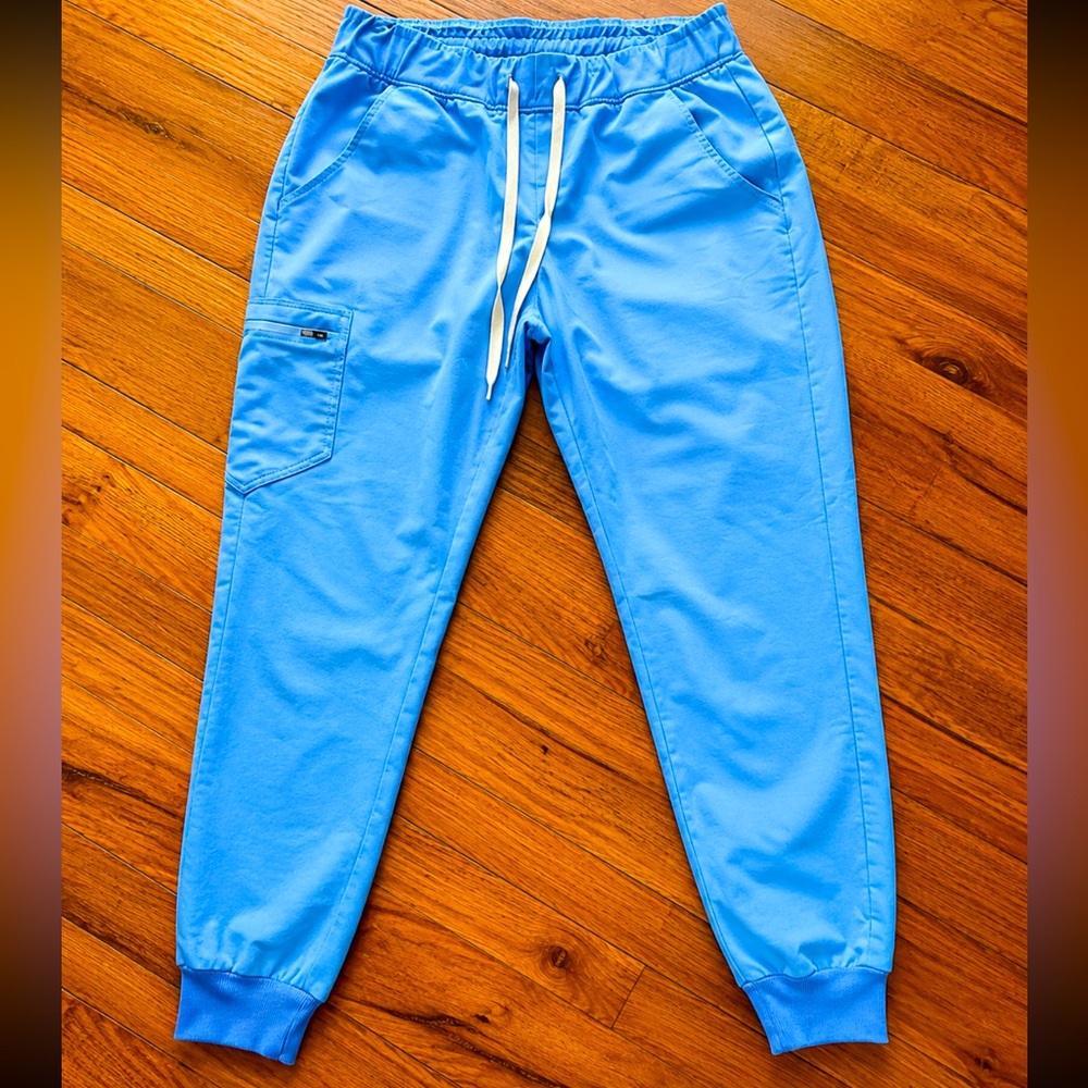 Like New Pristine FIGS Zamora Jogger Ceil Blue Size Medium PO 2623 Scrub Pants